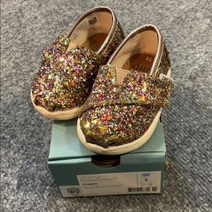 TOMS tiny classics in multi party glitter 3